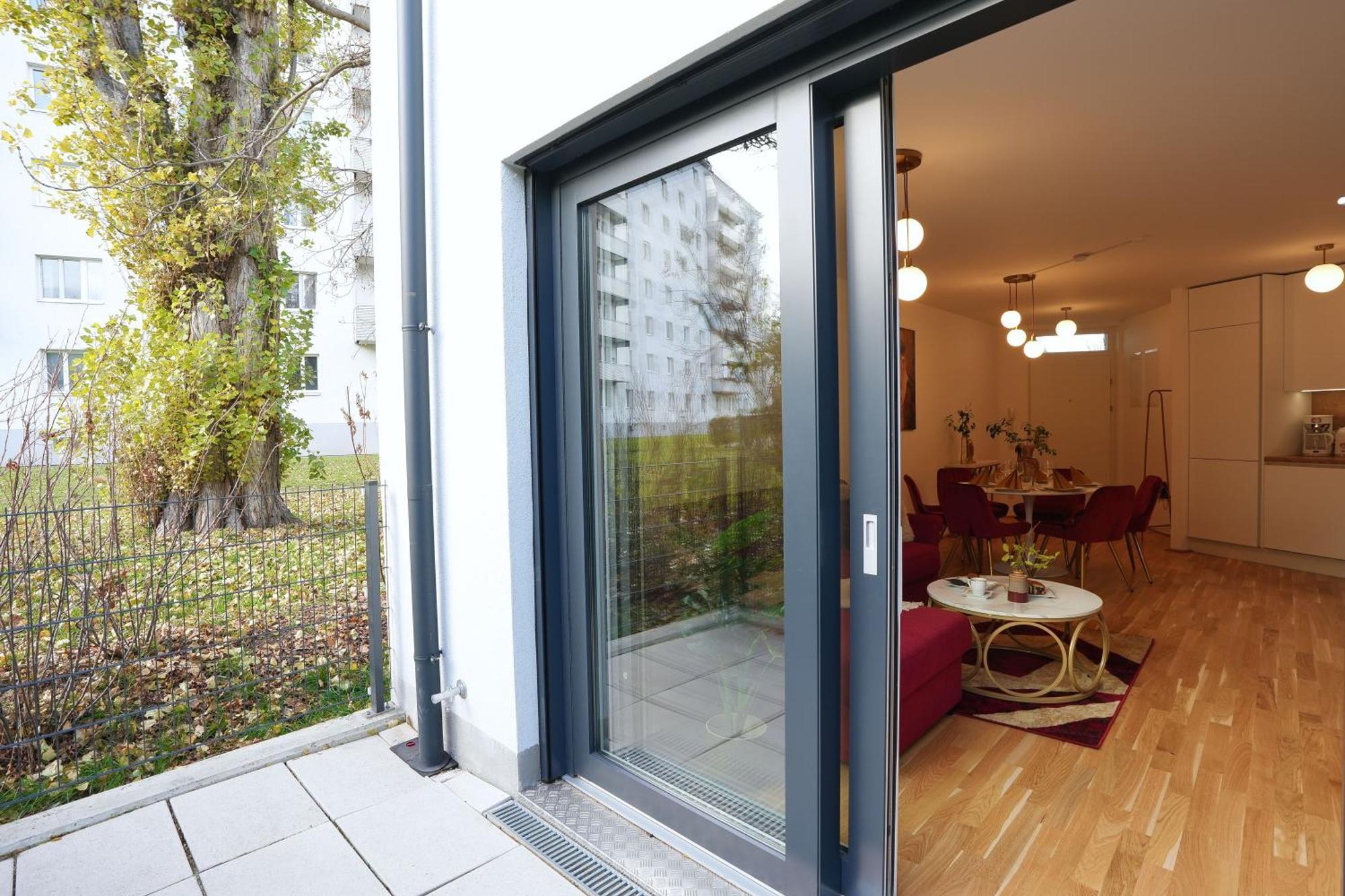 Stay In Style At Carl'S Design Residences - Modern Design Meets Green Comfort L Parking & Perfect Connection To City Center Wien Exteriör bild